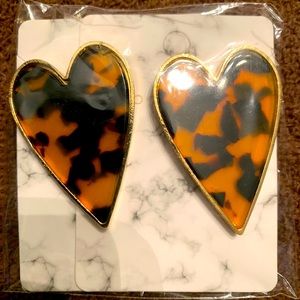 Tortoise print post earrings